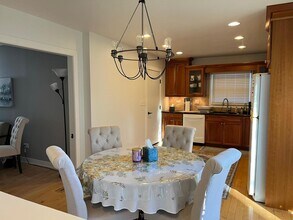 227 Juneway Terrace in Lake Bluff, IL - Building Photo - Building Photo