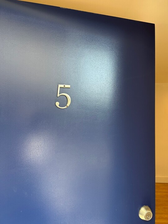 1215 N June St, Unit 5a in Los Angeles, CA - Building Photo