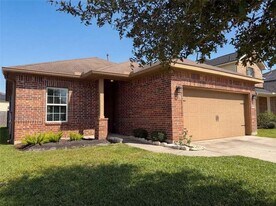 1038 Cash St in Alvin, TX - Building Photo