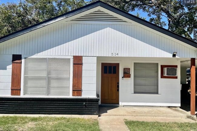 property at 514 N San Marcos St