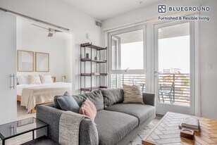 12035 Wilshire Blvd in Los Angeles, CA - Building Photo