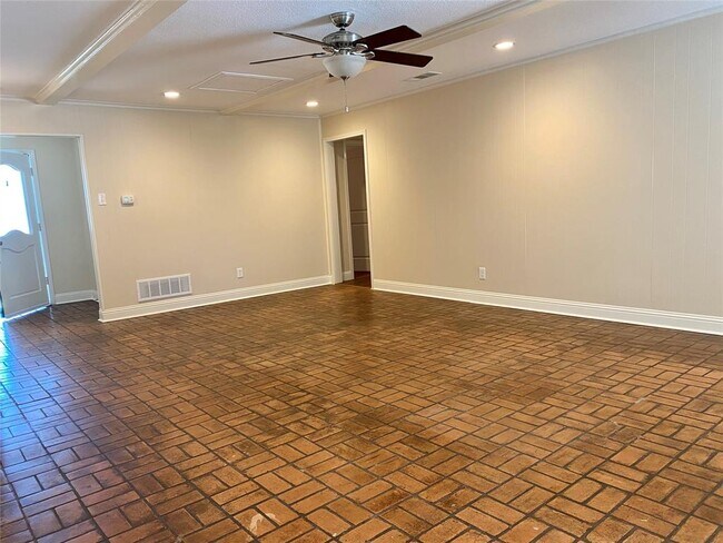 14722 Overview Dr in Dallas, TX - Building Photo - Building Photo