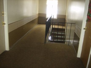 11180 E Seven Mile Rd in Detroit, MI - Building Photo - Building Photo