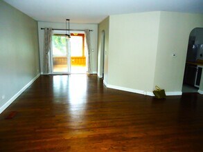 680 White Pine Rd in Buffalo Grove, IL - Building Photo - Building Photo