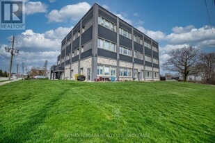 2 Lewis St in Fort Erie, ON - Building Photo