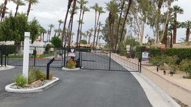 74193 Santa Rosa Cir, Unit Santa Rosa Condo in Palm Desert, CA - Foto de edificio - Building Photo