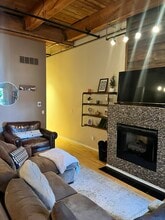 1500 W Monroe St, Unit 405 in Chicago, IL - Foto de edificio - Building Photo