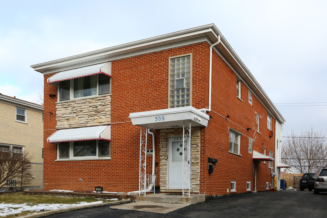 309 S Hale St in Addison, IL - Foto de edificio