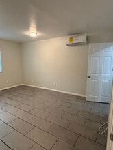 4950 1/2 E San Juan St in Compton, CA - Building Photo - Building Photo