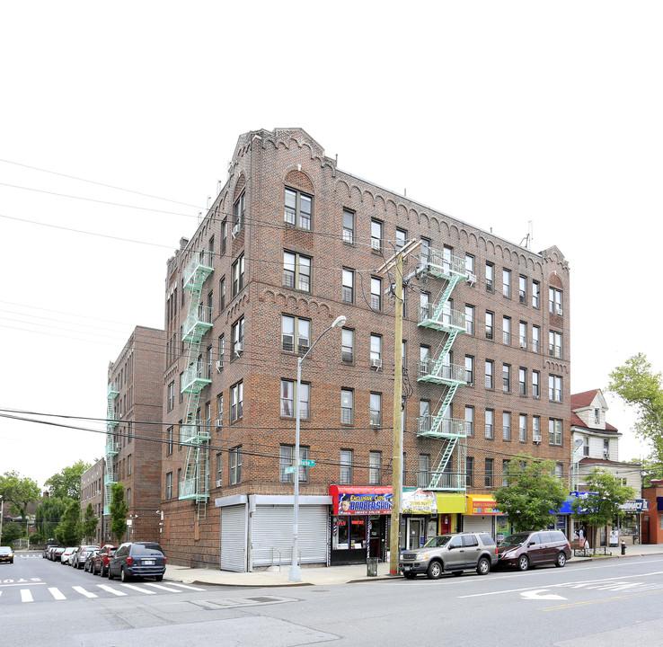 743-757 Burke Ave in Bronx, NY - Foto de edificio