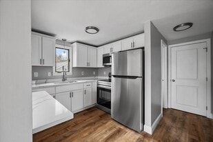 949 South St, Unit South Street in Bridgewater, MA - Building Photo