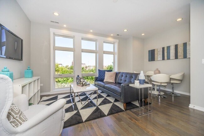 2529 W Congress Pkwy-Unit -3 in Chicago, IL - Building Photo - Building Photo