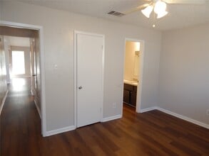204 Northpointe Ave in La Grange, TX - Building Photo - Building Photo