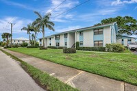 4885 SE Capstan Ave in Stuart, FL - Building Photo - Building Photo