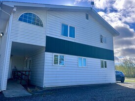 33220 Sterling Hwy in Sterling, AK - Building Photo
