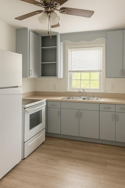 1928 McKinley St in Hollywood, FL - Building Photo