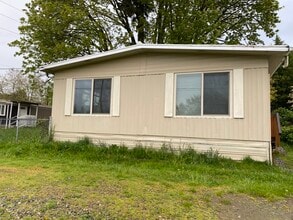 1615 Higgins Rd SE in Port Orchard, WA - Foto de edificio - Building Photo