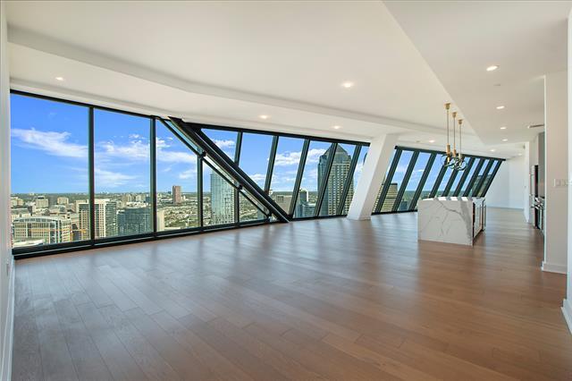 1800 N Field St in Dallas, TX - Building Photo - Building Photo