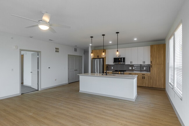 The Elara in Farmers Branch, TX - Building Photo - Interior Photo