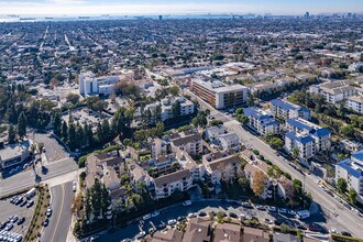 Villa Pacifica in Long Beach, CA - Foto de edificio - Building Photo