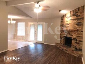6117 Autumn Springs Dr in Arlington, TX - Foto de edificio - Building Photo