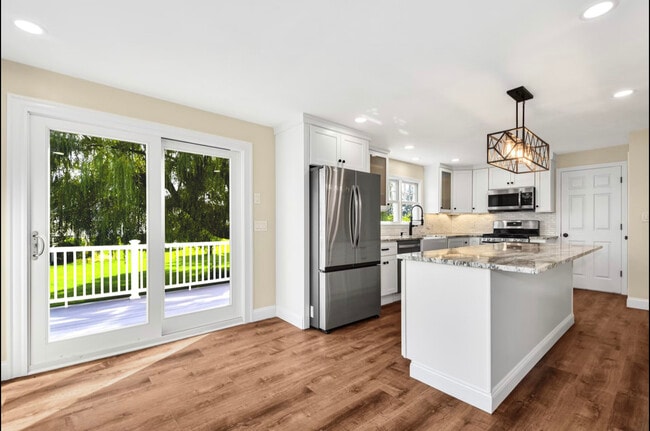 46 Duck Ln, Unit 1
