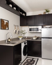 Signal Hill Studios in Kansas City, MO - Building Photo - Building Photo