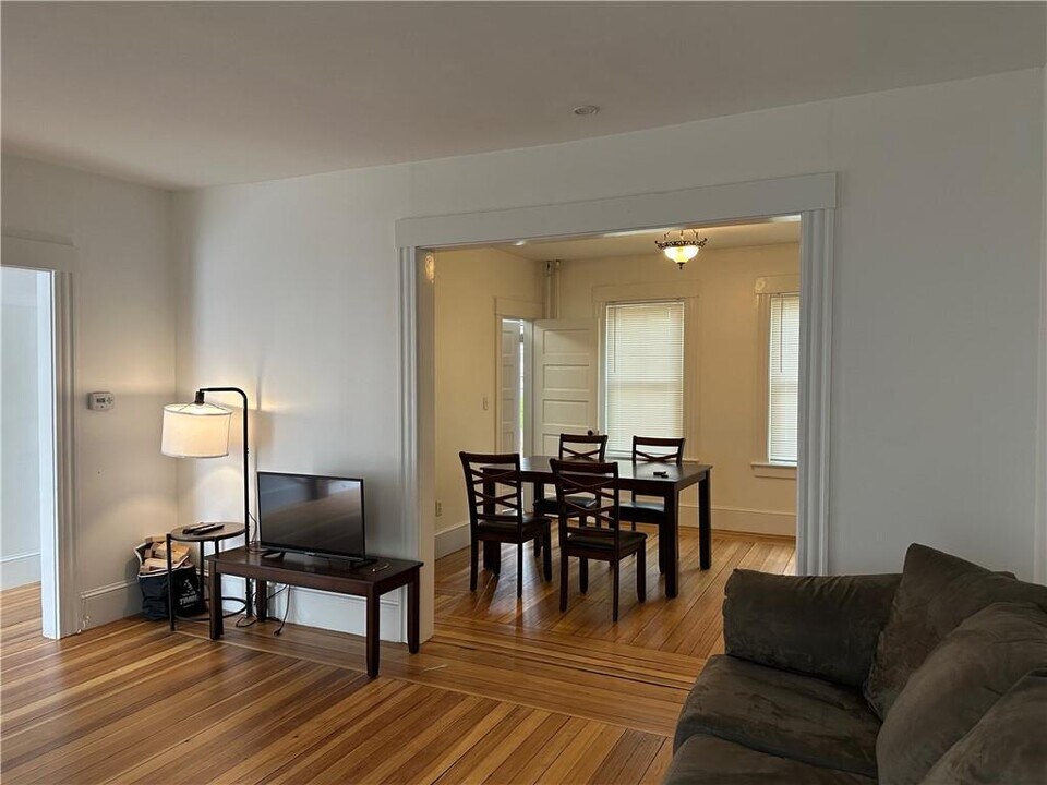 13 Kilburn Ct in Newport, RI - Building Photo