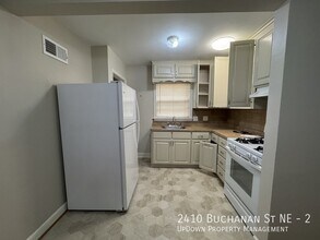 2410 Buchanan St NE in Minneapolis, MN - Building Photo - Building Photo
