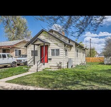 1746 Galena St in Aurora, CO - Foto de edificio - Building Photo