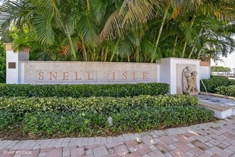 222 Snell Isle Blvd NE in St. Petersburg, FL - Building Photo - Building Photo