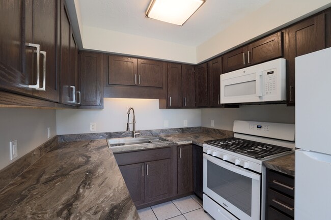 3482 Mahoney Dr, Unit 3482 Mahoney Dr in Traverse City, MI - Foto de edificio - Building Photo