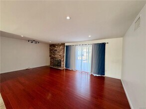 13416 Glenoaks Blvd in Los Angeles, CA - Building Photo - Building Photo