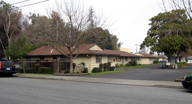 1960 Rock St in Mountain View, CA - Foto de edificio - Building Photo