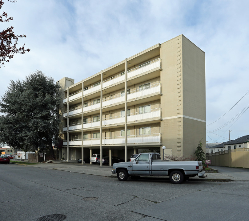 Sunset House Apartments in Seattle, WA - Building Photo