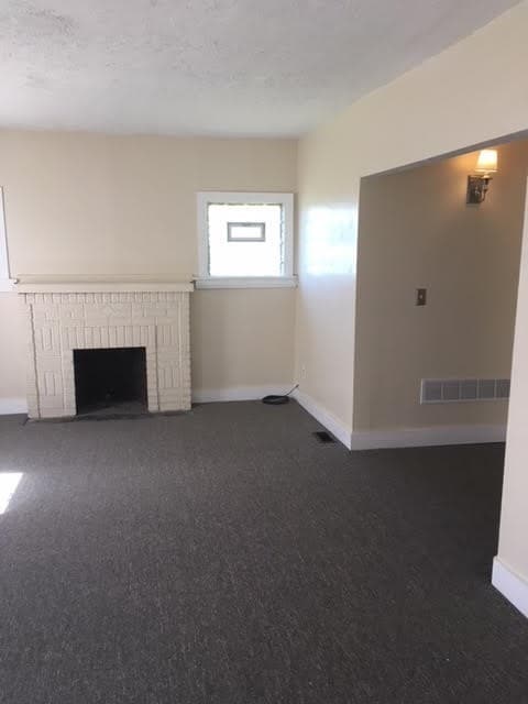 398 Douglas St, Unit 1 in Akron, OH - Foto de edificio - Building Photo