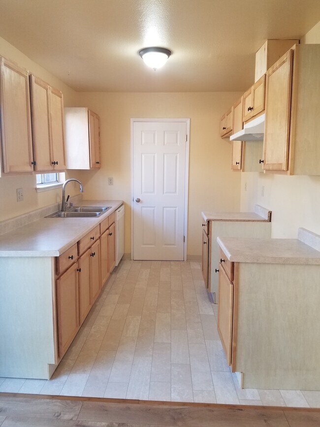4521-4523 Didion Ct in Sacramento, CA - Building Photo - Building Photo