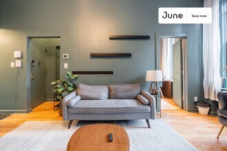 336 W 46th St in New York, NY - Building Photo - Building Photo