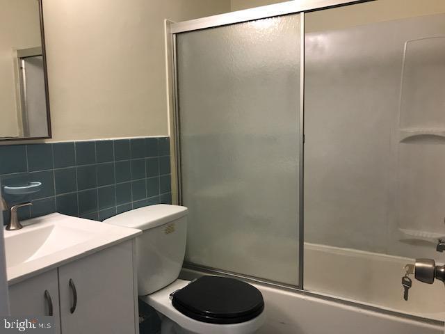 1009 Red Lion Rd in Philadelphia, PA - Foto de edificio - Building Photo