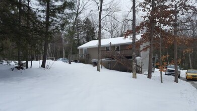 40 Fieldview Dr, Unit A in Buxton, ME - Building Photo - Building Photo