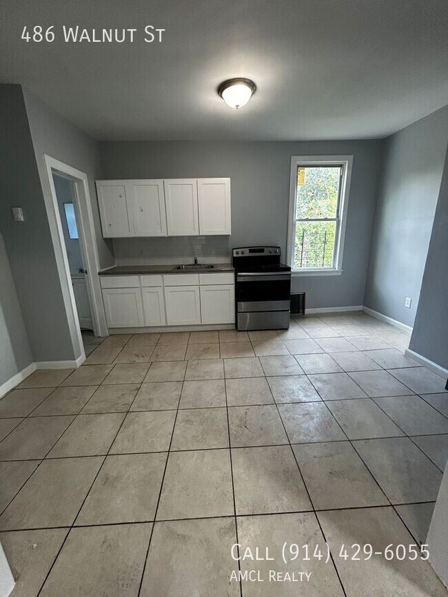 486 Walnut St in Yonkers, NY - Building Photo - Building Photo