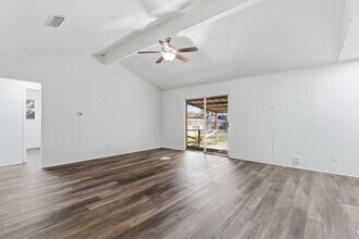 1302 Harvest Hill Ln in Arlington, TX - Building Photo - Building Photo