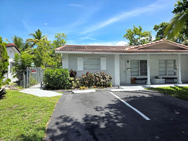7761 NW 42nd Pl in Coral Springs, FL - Building Photo - Building Photo