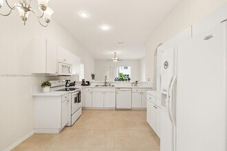 1941 NW 171st Ave in Pembroke Pines, FL - Building Photo - Building Photo