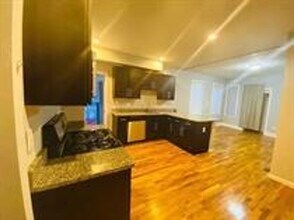 39 Pinckney St in Somerville, MA - Foto de edificio - Building Photo