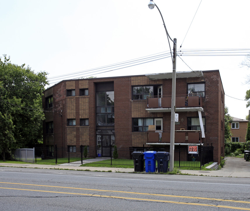 1981 Dundas St E in Toronto, ON - Building Photo