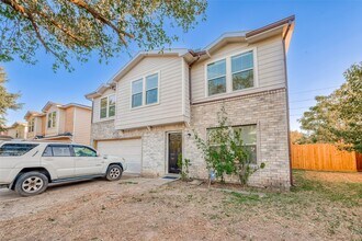 19839 Rustic Lake Ln in Cypress, TX - Foto de edificio - Building Photo
