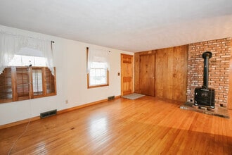 60 Wildwood Rd in Torrington, CT - Building Photo - Building Photo