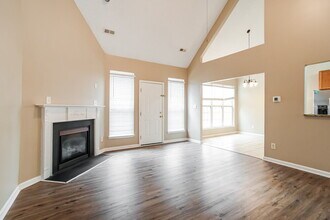 10041 Brawley Ln in Charlotte, NC - Foto de edificio - Building Photo