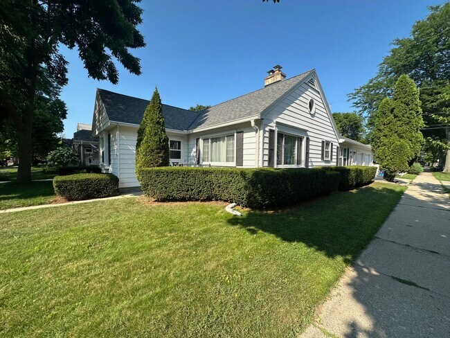 property at 5100 N Idlewild Ave